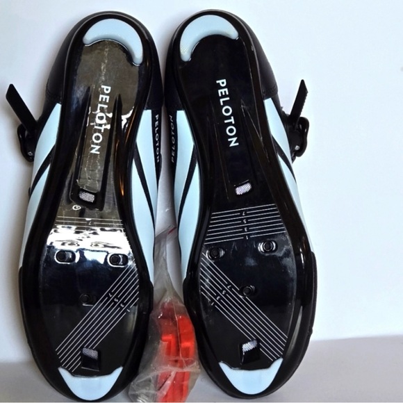 NWT Peloton Cycling Shoes - Picture 4 of 8